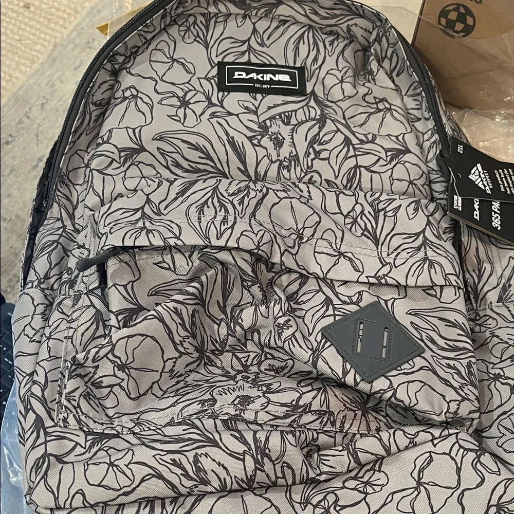 DAKINE 365 21L Poppy Griffin Backpack/NWT